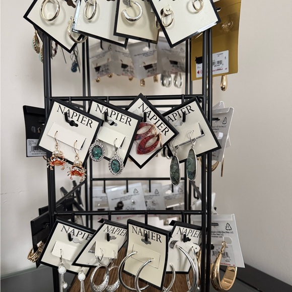 Earring Collection - Picture 4 of 8